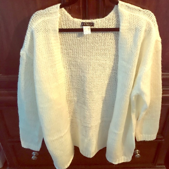 VENUS Sweaters - Cozy, long, off white cardigan with no closure